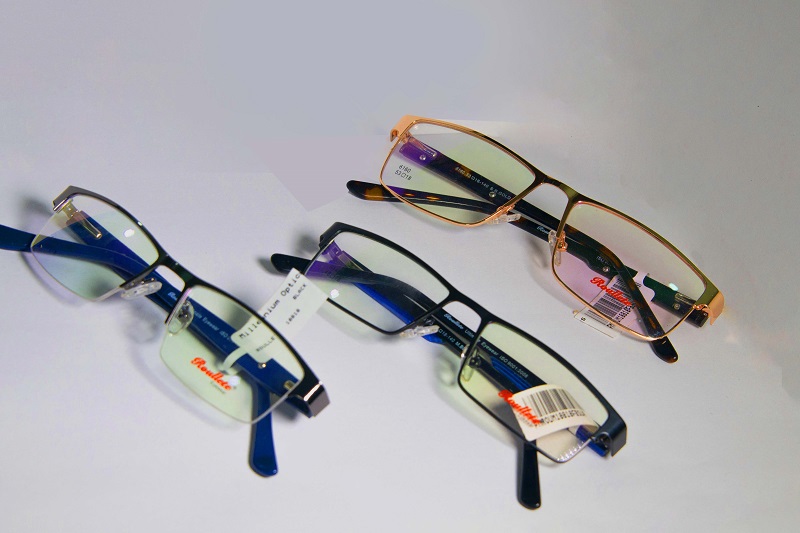 Eyesight Glasses, Polarized Glasses and Sunglasses from Top Brands